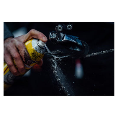 Finish_Line_Speed_Bike_Degreaser_Spray_Lifestyle_4.jpg