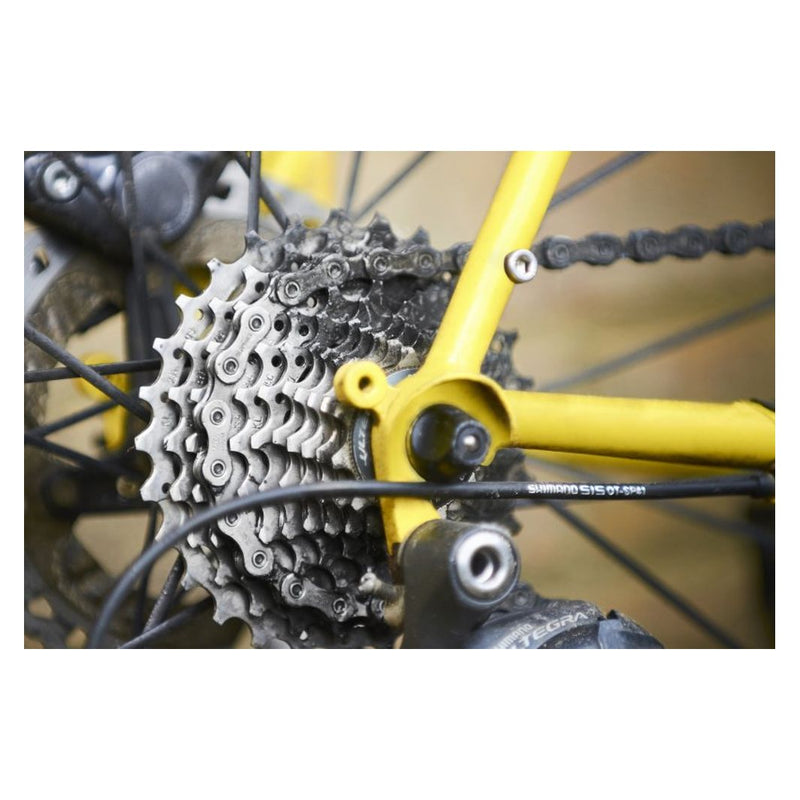 Finish_Line_Speed_Bike_Degreaser_Spray_Lifestyle_5.jpg
