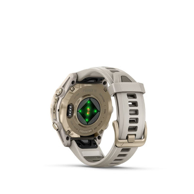 Garmin_fenix_8_AMOLED_Sapphire_Soft_Gold_Fog_Gray_Detail_11.jpg