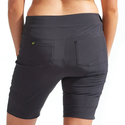 Pearl_Izumi_Summit_Shell_Shorts_Women_s_Black_Studio_04.jpg